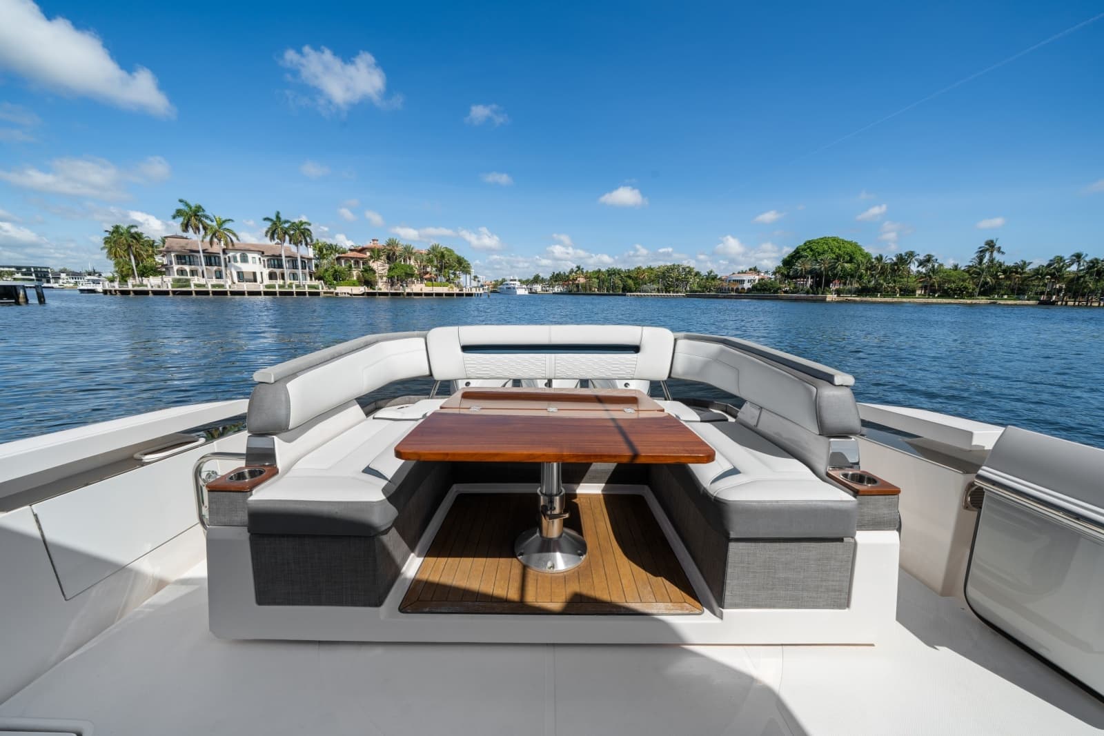 2020 Tiara Yachts  - Photo 39