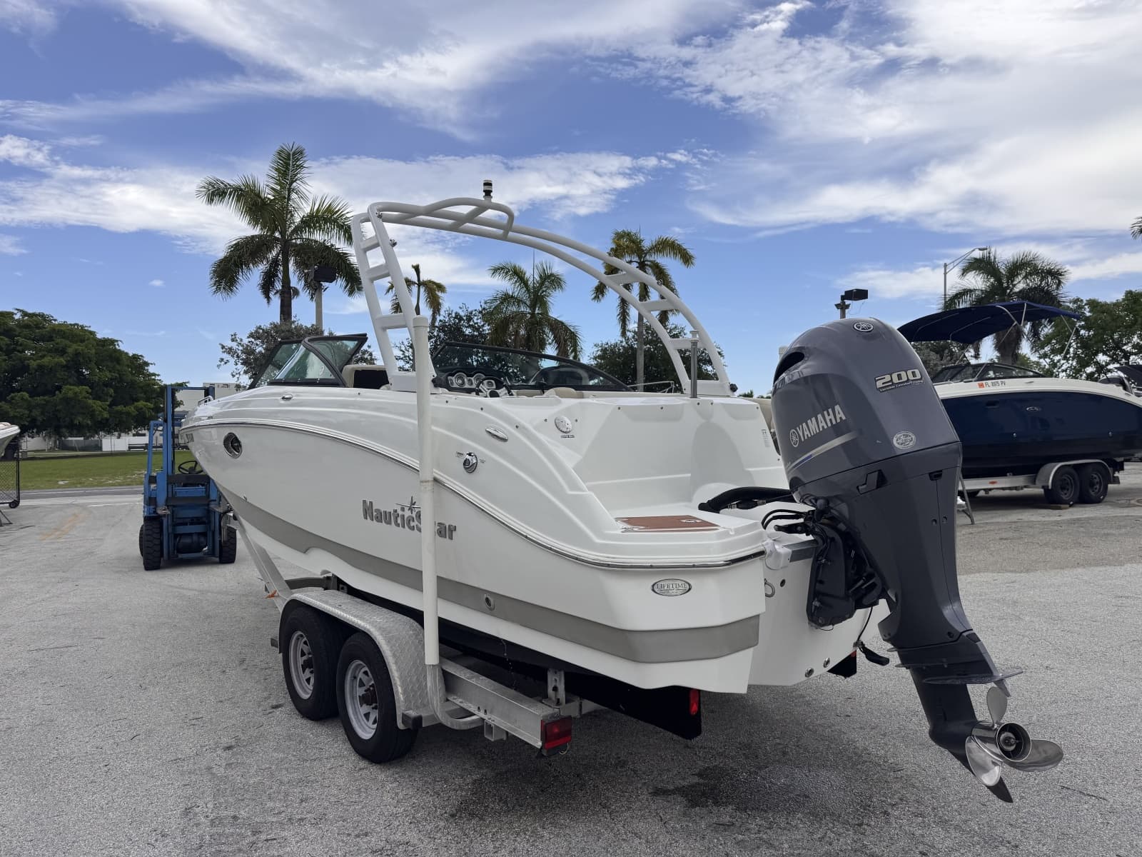 2018 NauticStar 243 DC - Photo 6
