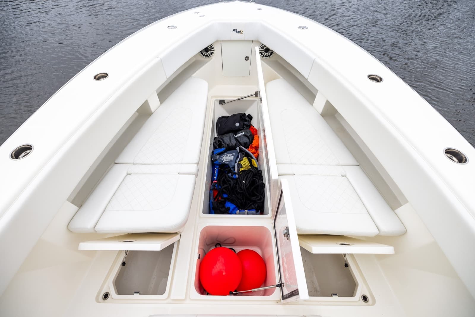 2019 SeaVee 322Z - Photo 19