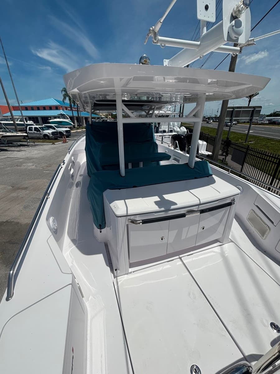 2024 Axopar 37 ST - Photo 3