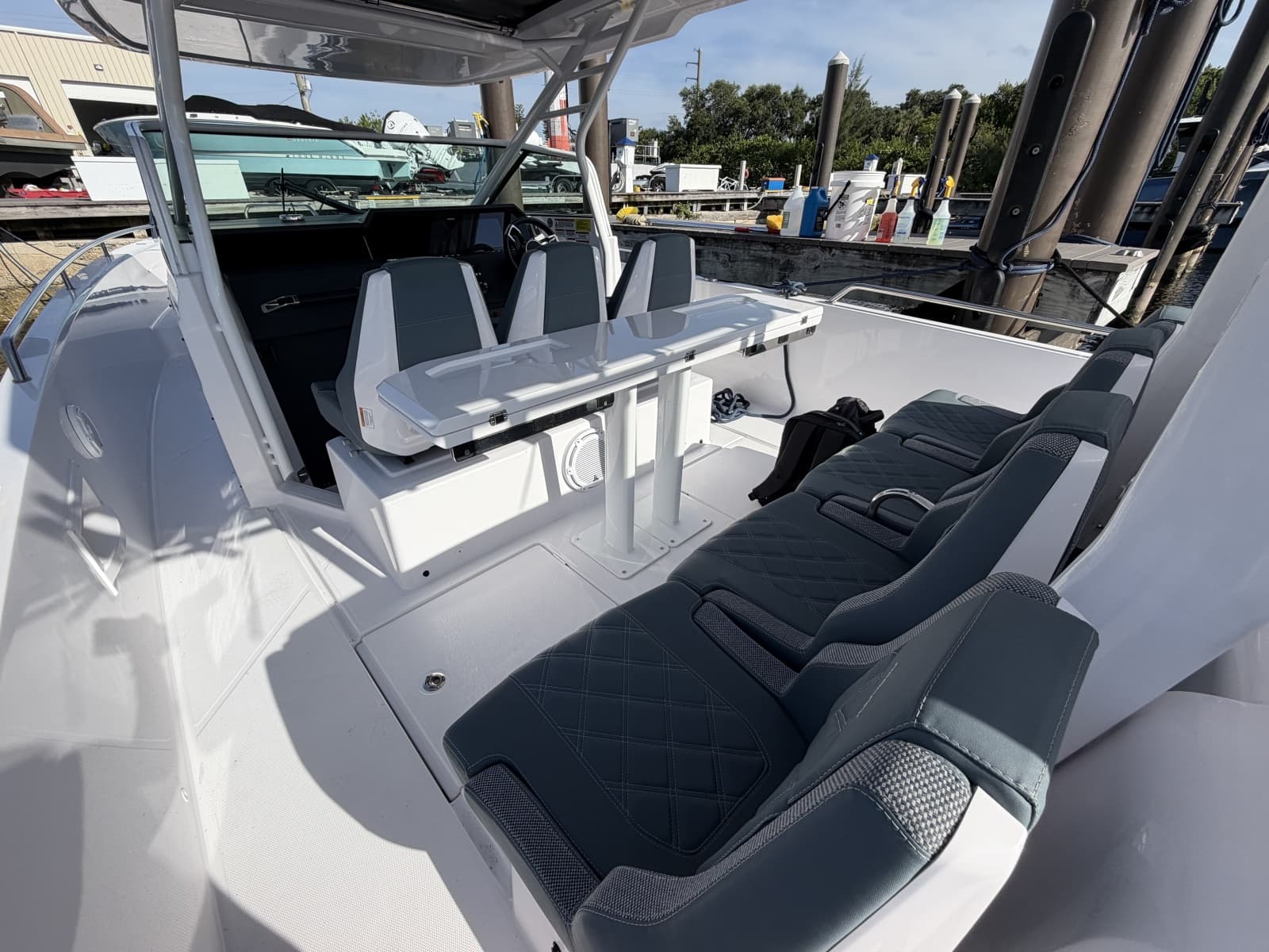 2024 Axopar 37 ST - Photo 11