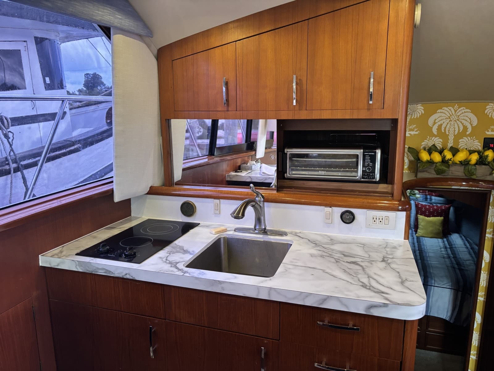 1995 Ocean Cockpit Motor Yacht - Photo 9