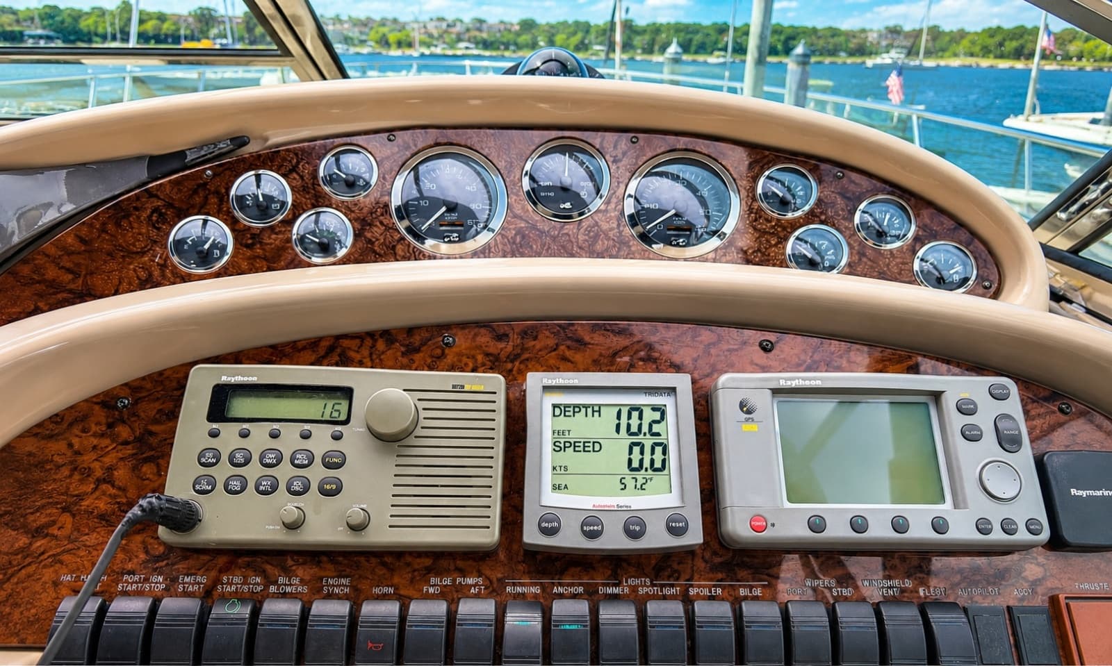 2001 Sea Ray 380 Sundancer - Photo 6