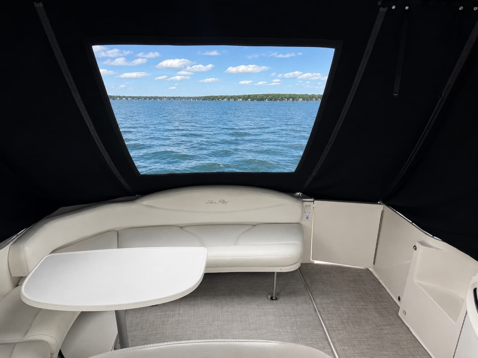 2001 Sea Ray 380 Sundancer - Photo 3