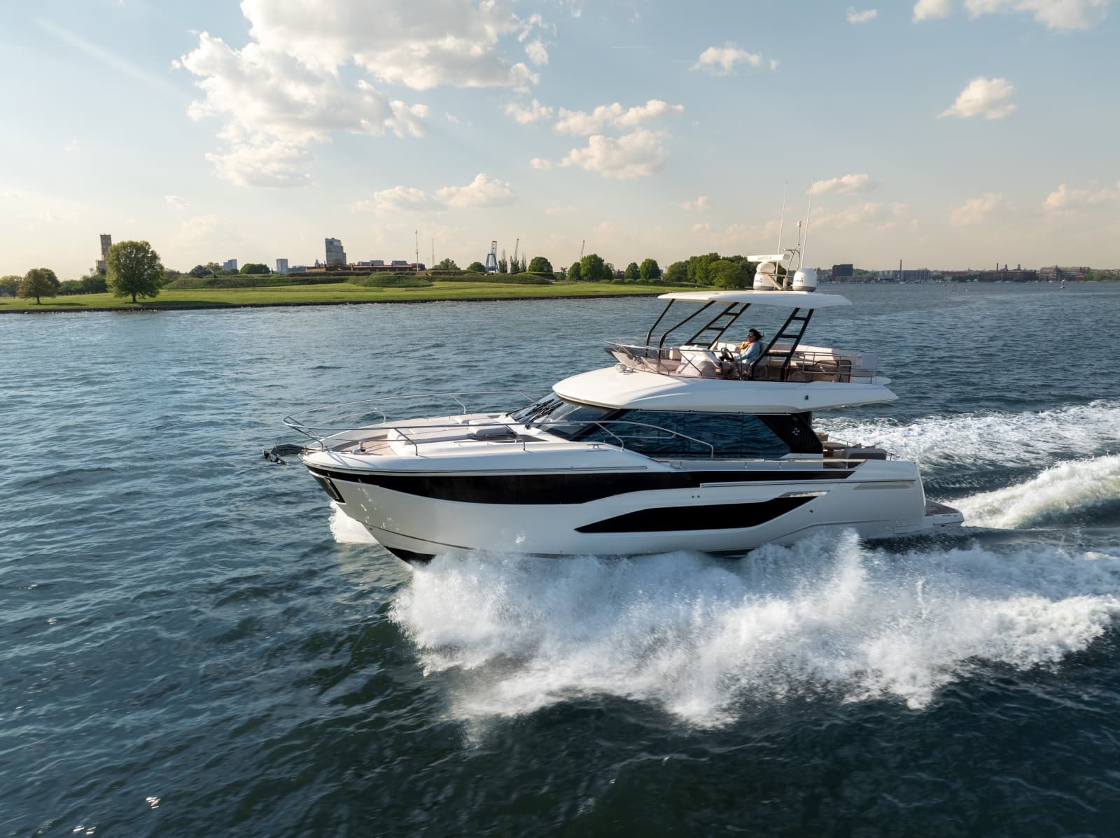 2025 Prestige F4.9 - Photo 1