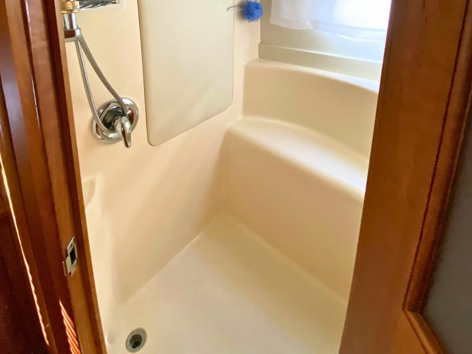 2003 Silverton 39 Motor Yacht - Photo 27