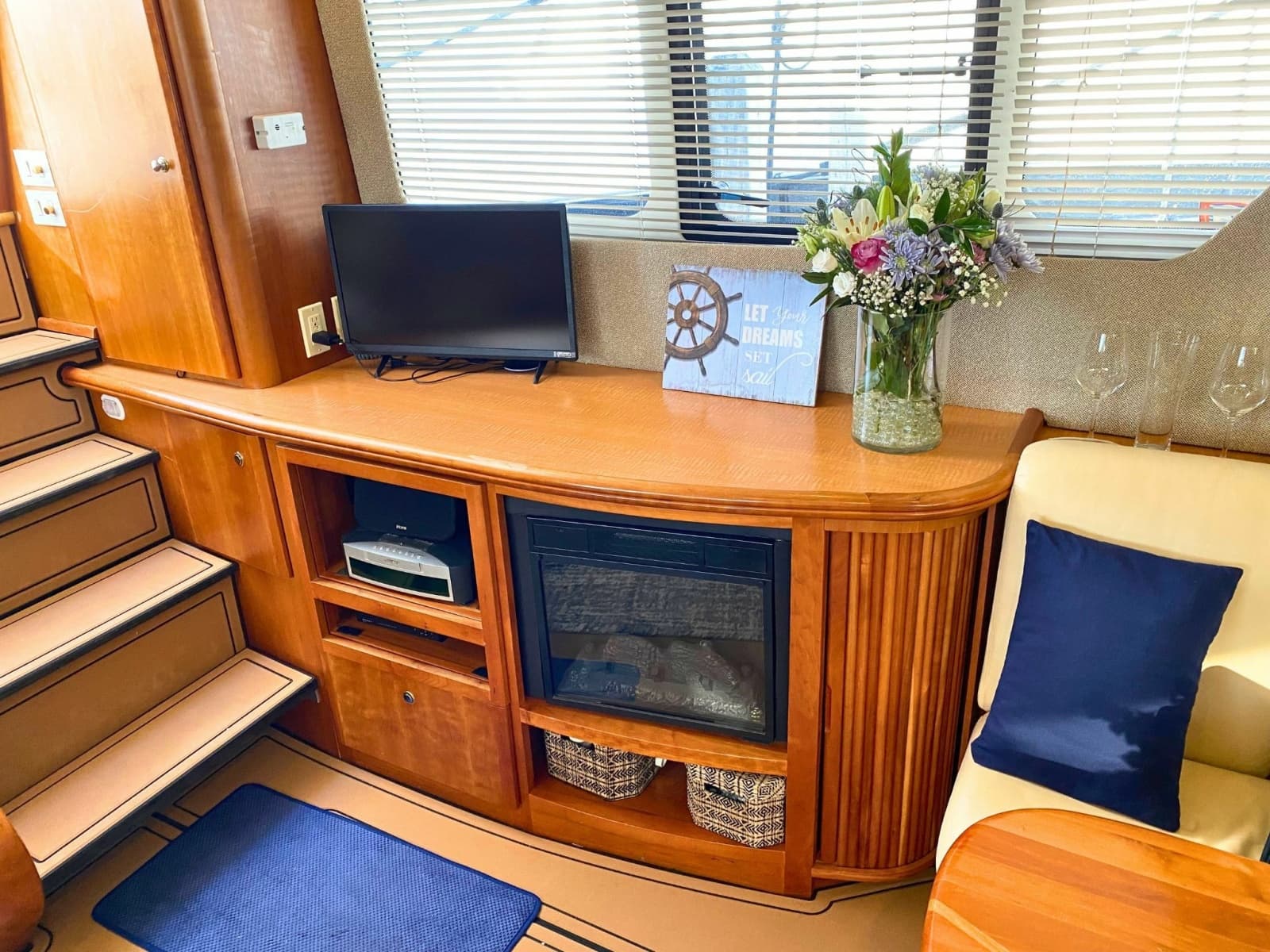 2003 Silverton 39 Motor Yacht - Photo 17