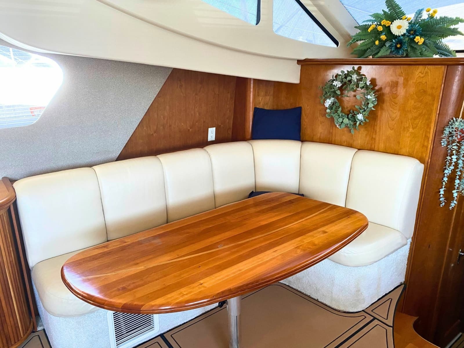 2003 Silverton 39 Motor Yacht - Photo 18