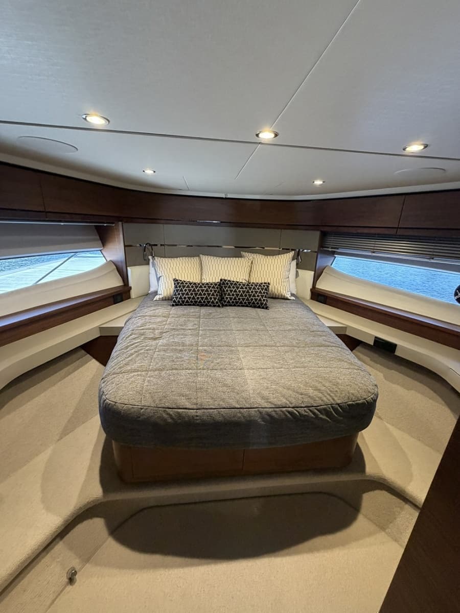 2023 Princess S66 Sportbridge - Photo 14