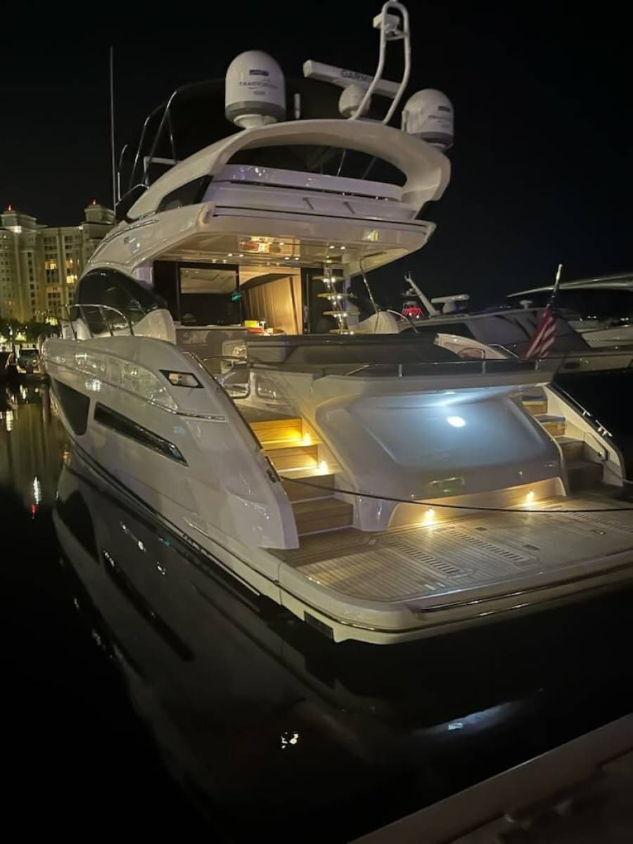 2023 Princess S66 Sportbridge - Photo 5