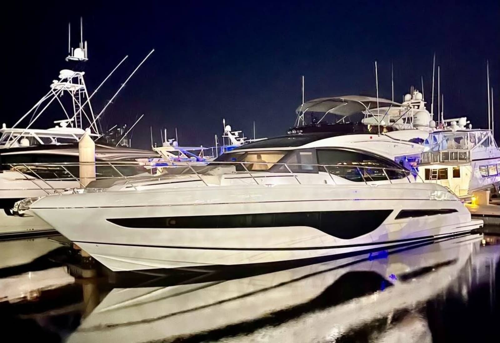 2023 Princess S66 Sportbridge - Photo 1