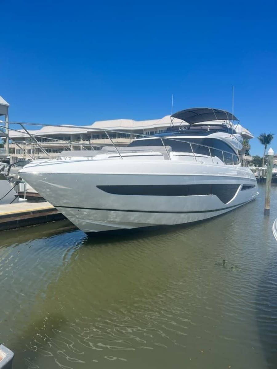 2023 Princess S66 Sportbridge - Photo 2