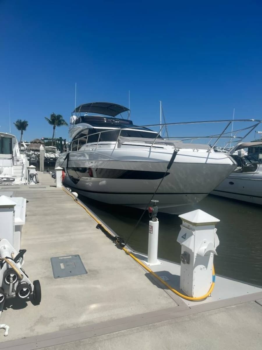 2023 Princess S66 Sportbridge - Photo 3