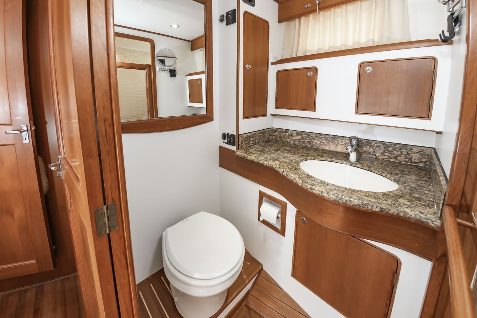 2016 DeFever Euro 52 - Photo 62