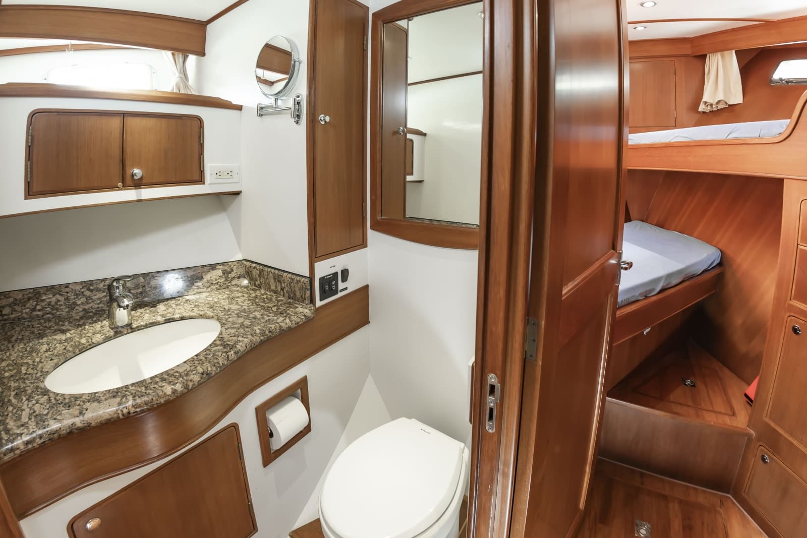 2016 DeFever Euro 52 - Photo 67