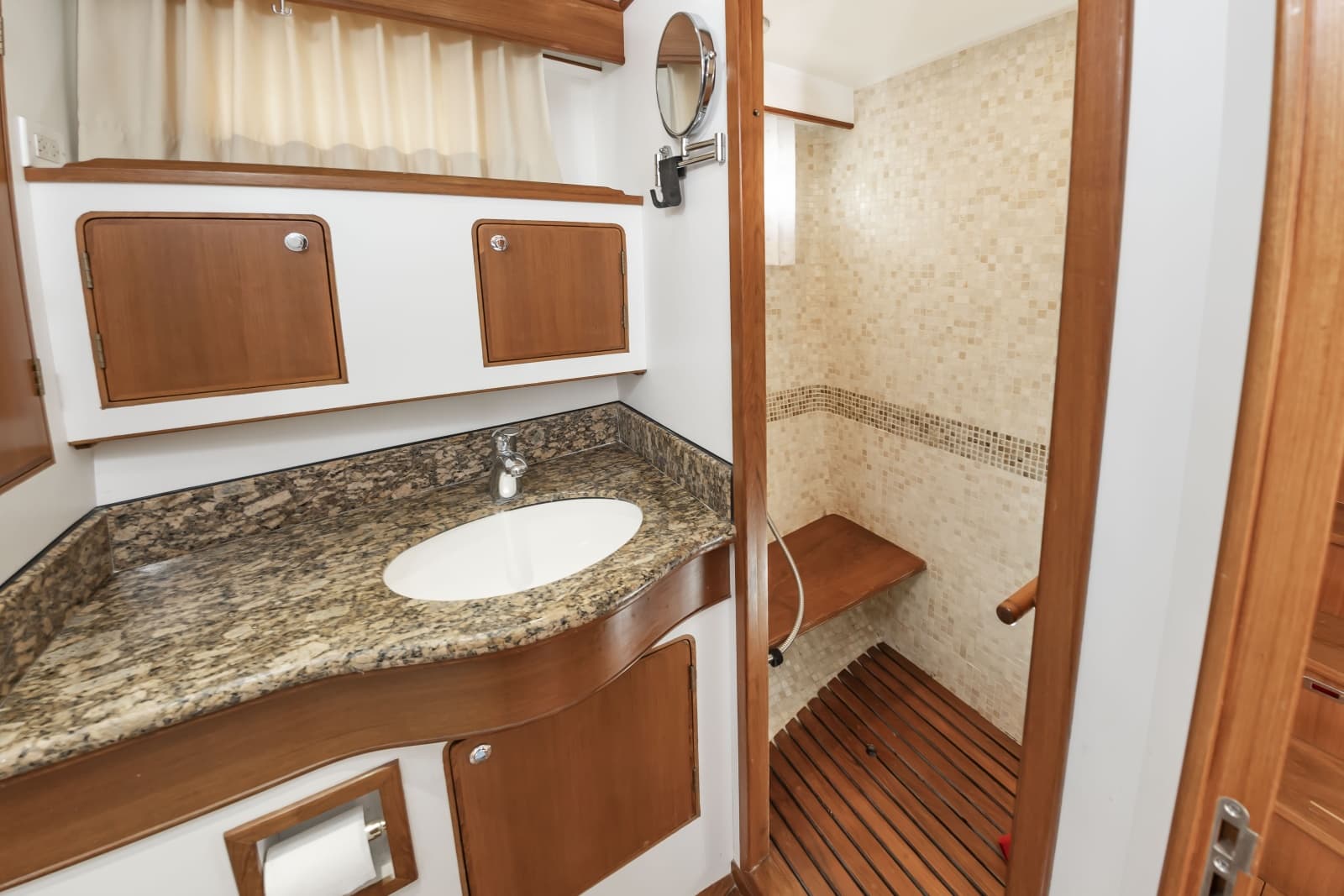 2016 DeFever Euro 52 - Photo 60