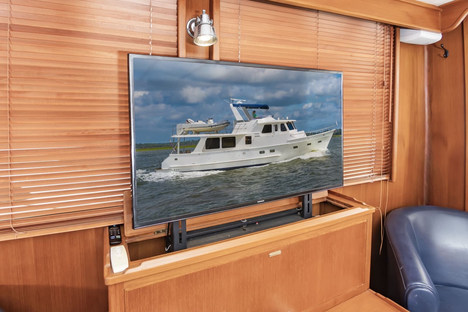 2016 DeFever Euro 52 - Photo 44