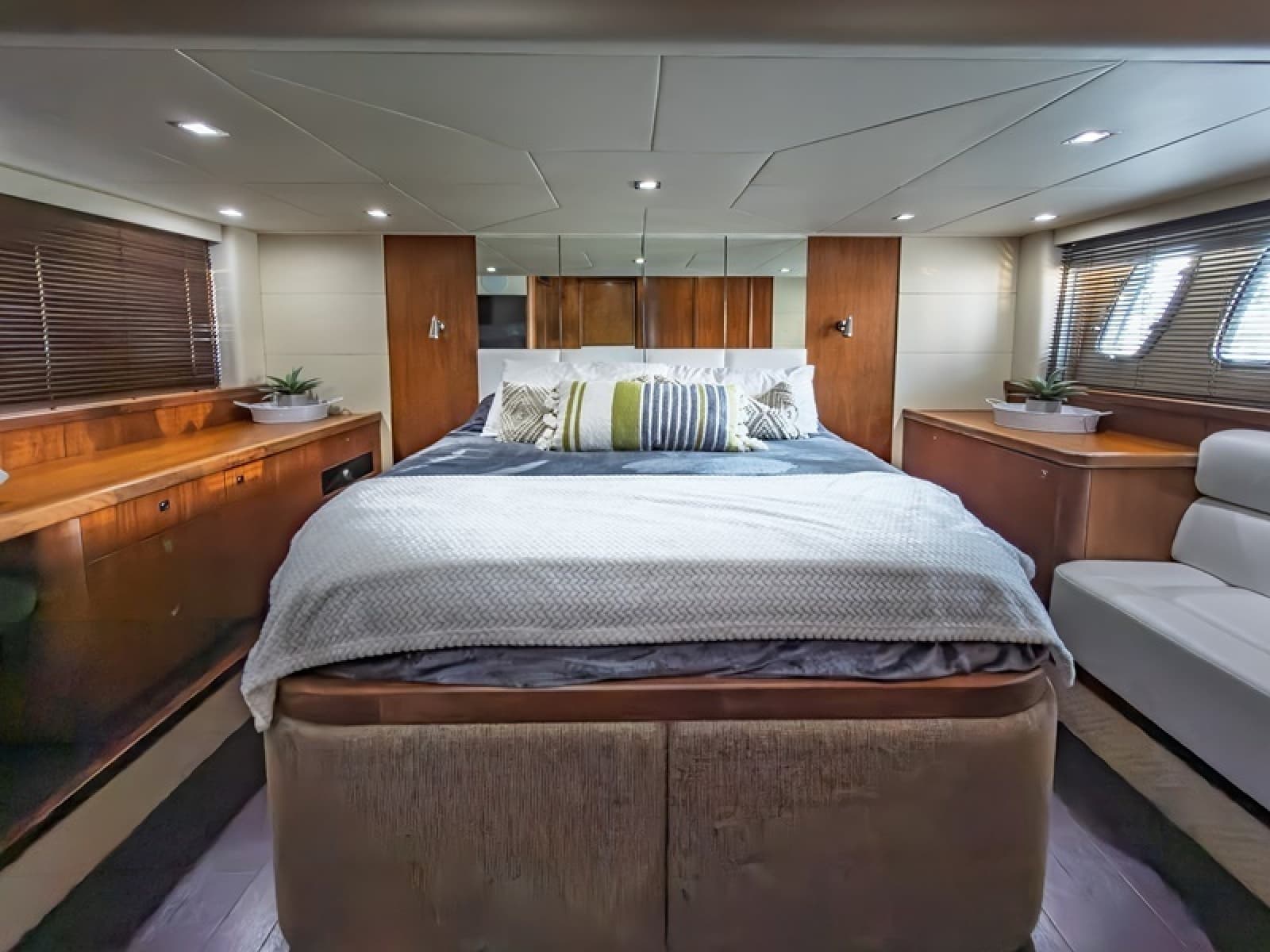 2009 Sunseeker Predator - Photo 38