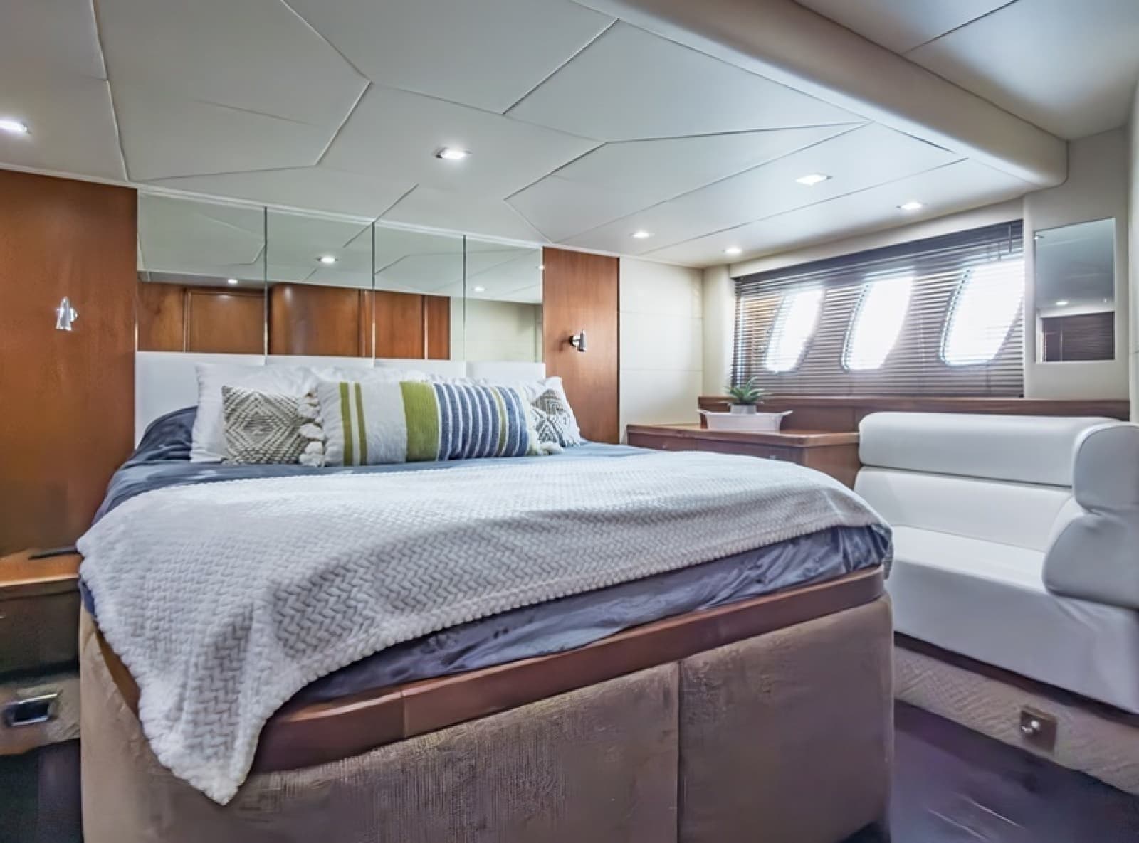 2009 Sunseeker Predator - Photo 40