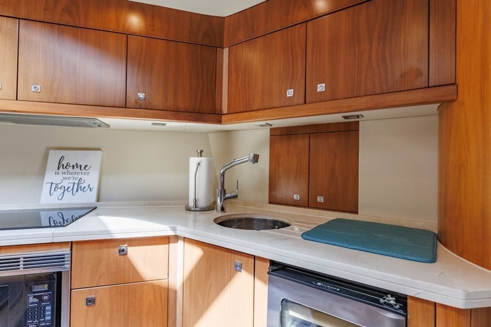 2009 Sunseeker Predator - Photo 25