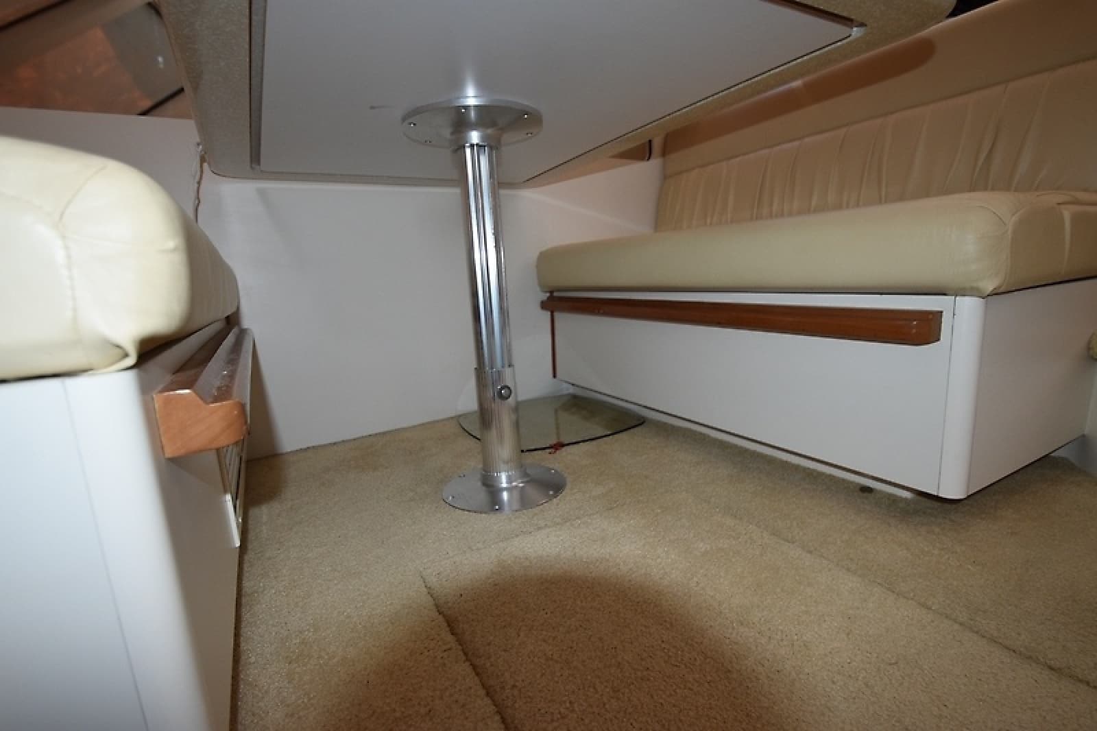 2001 Carver 356 Motoryacht - Photo 36