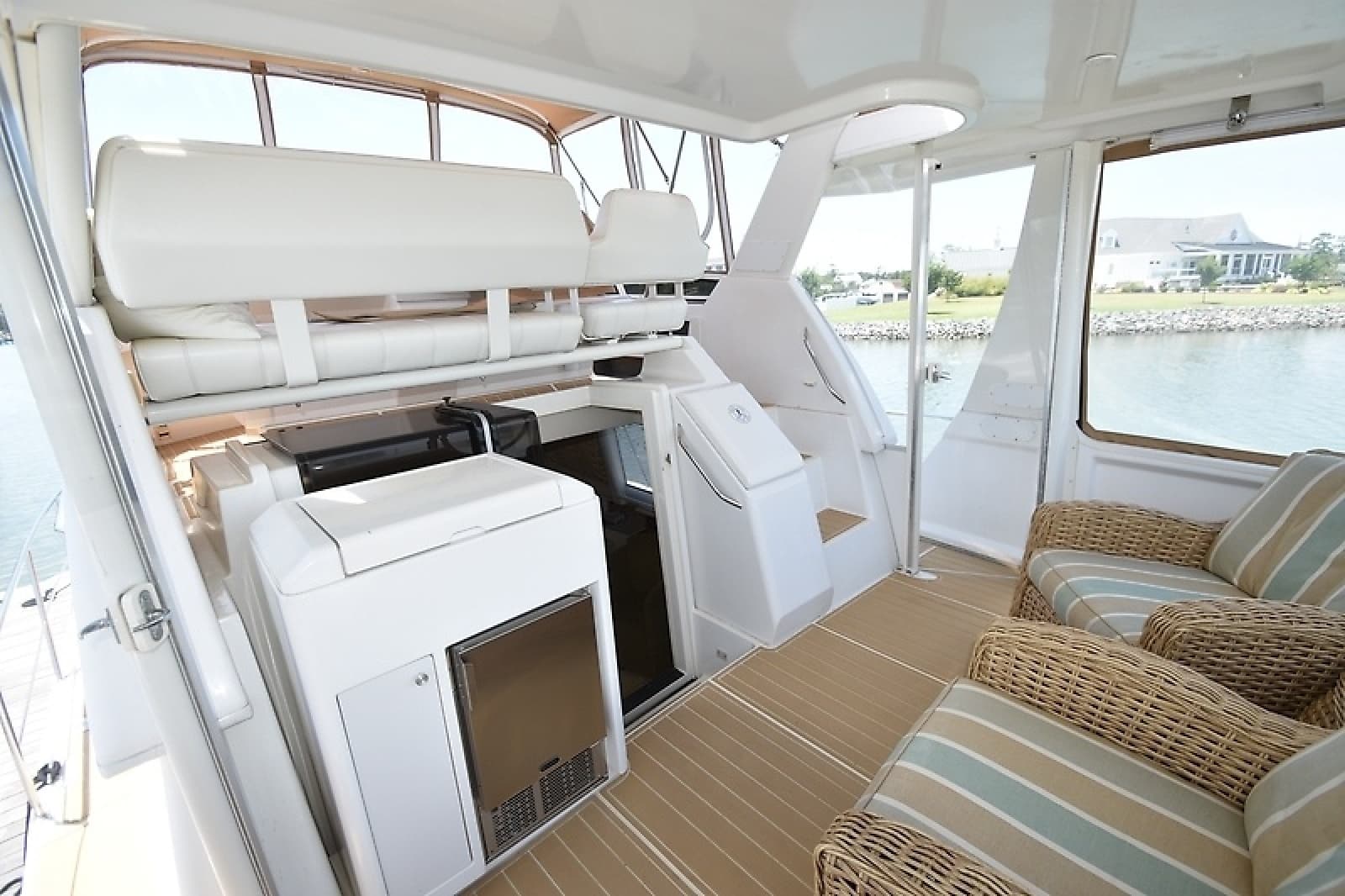 2001 Carver 356 Motoryacht - Photo 10