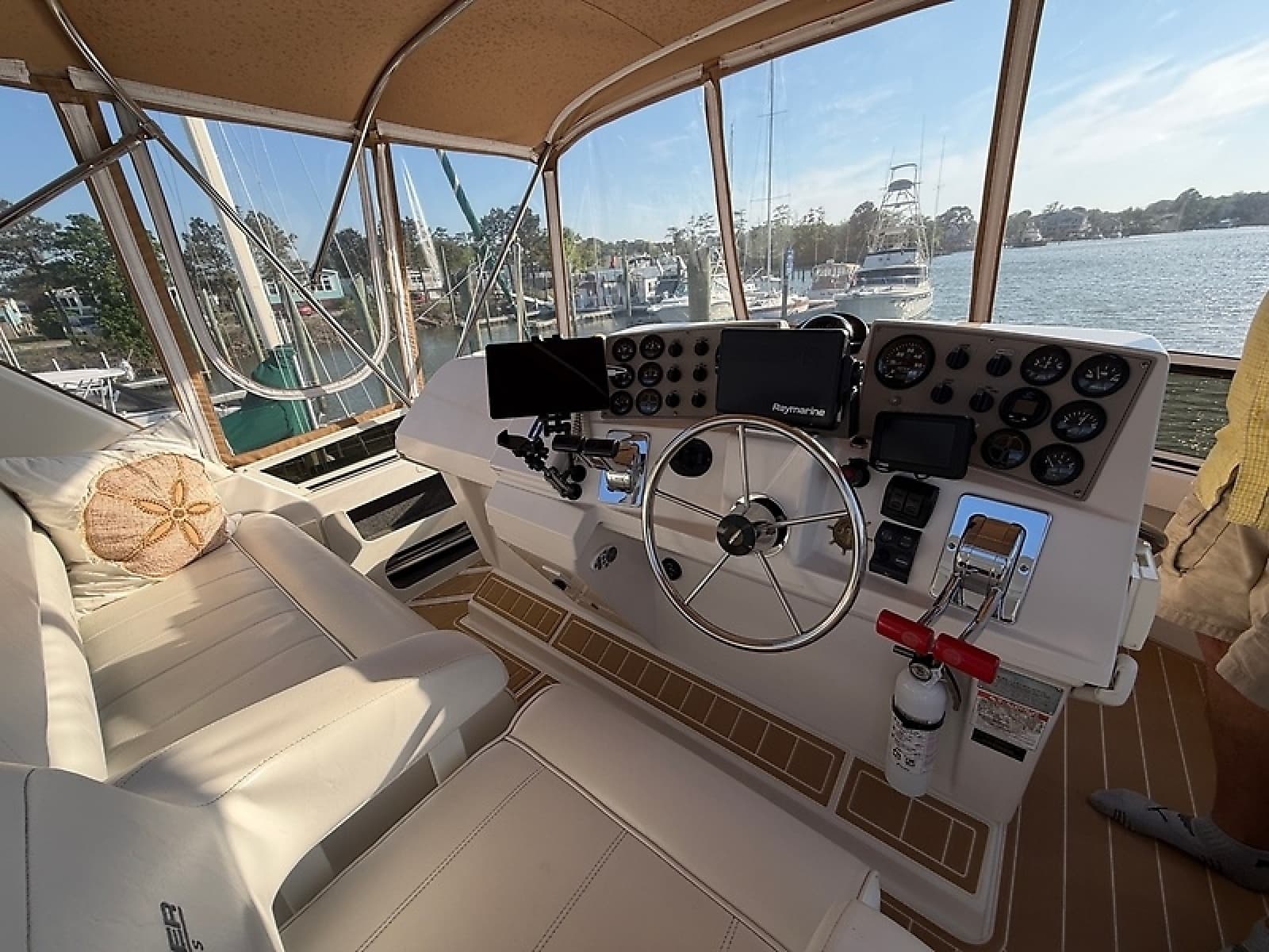 2001 Carver 356 Motoryacht - Photo 16