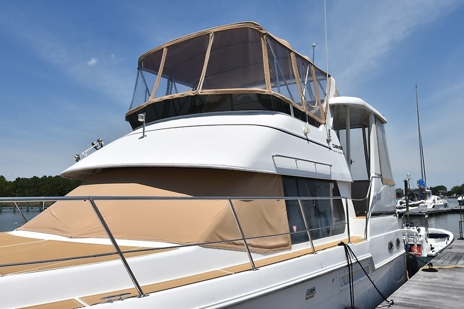 2001 Carver 356 Motoryacht - Photo 6