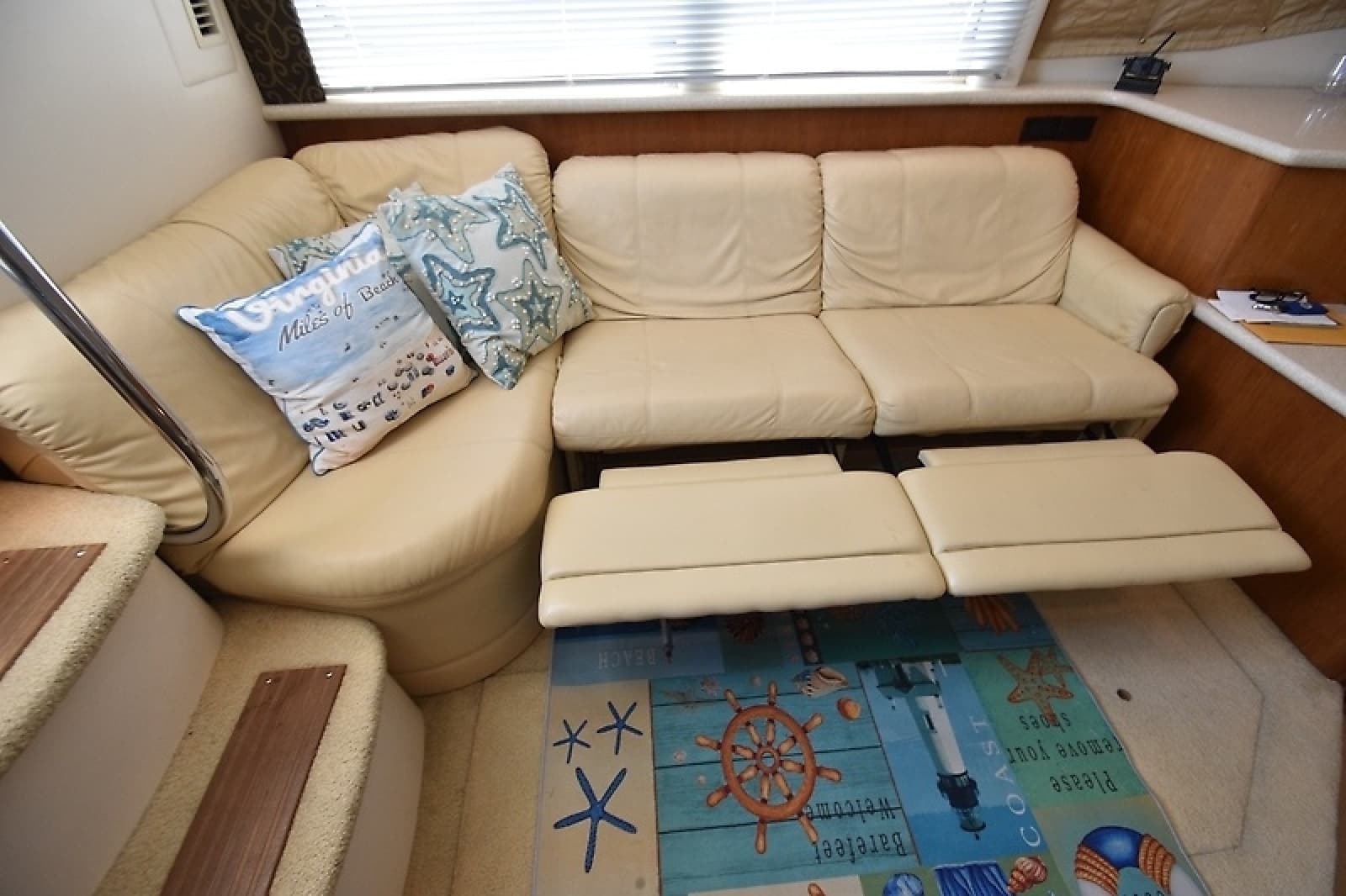 2001 Carver 356 Motoryacht - Photo 25