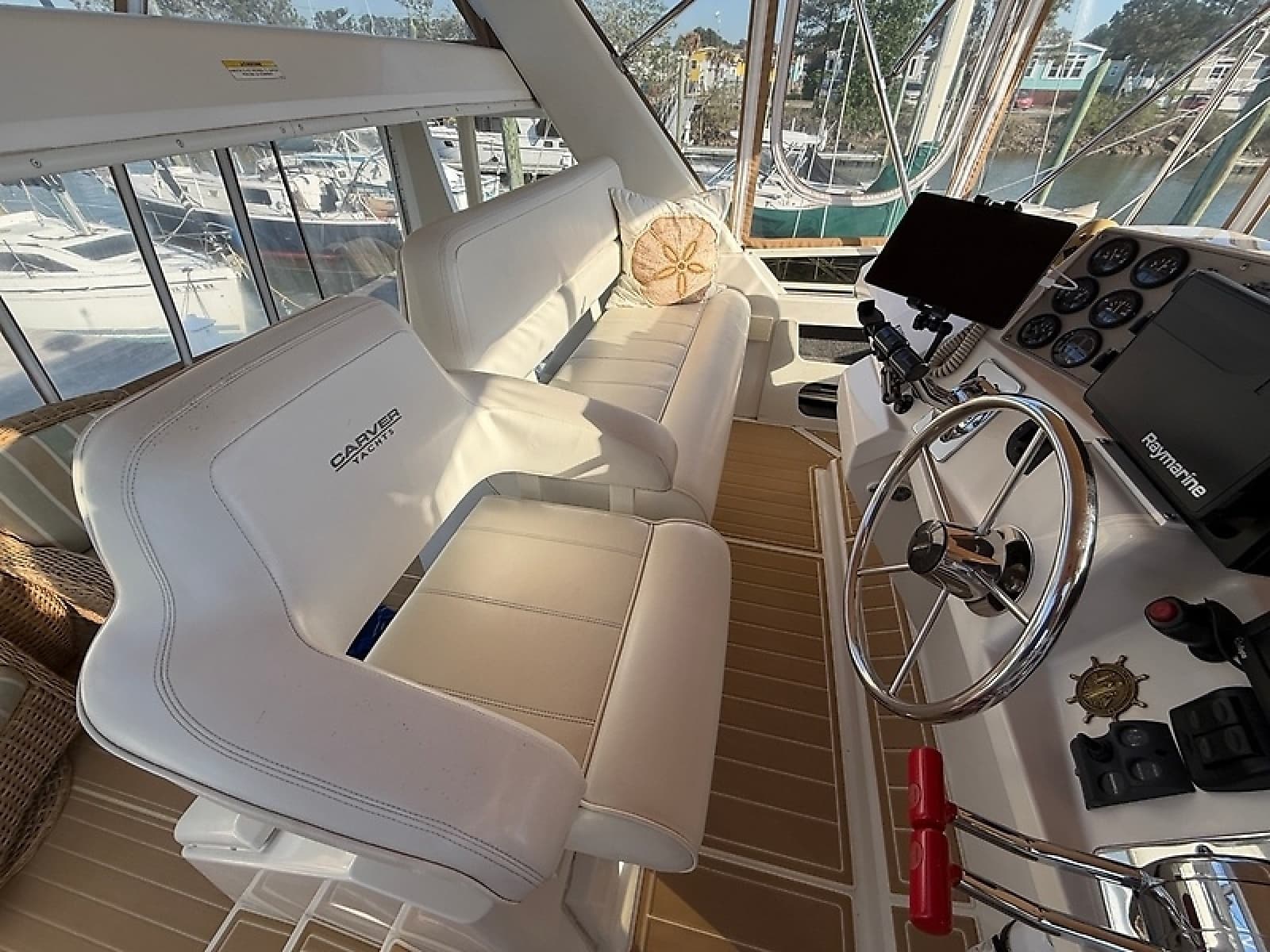 2001 Carver 356 Motoryacht - Photo 17