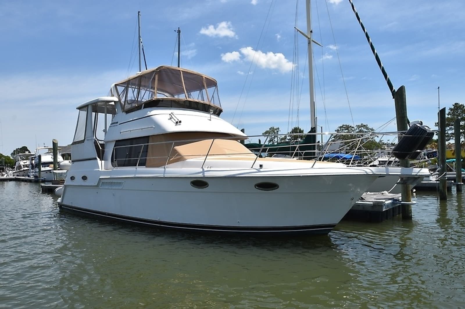 2001 Carver 356 Motoryacht - Photo 3
