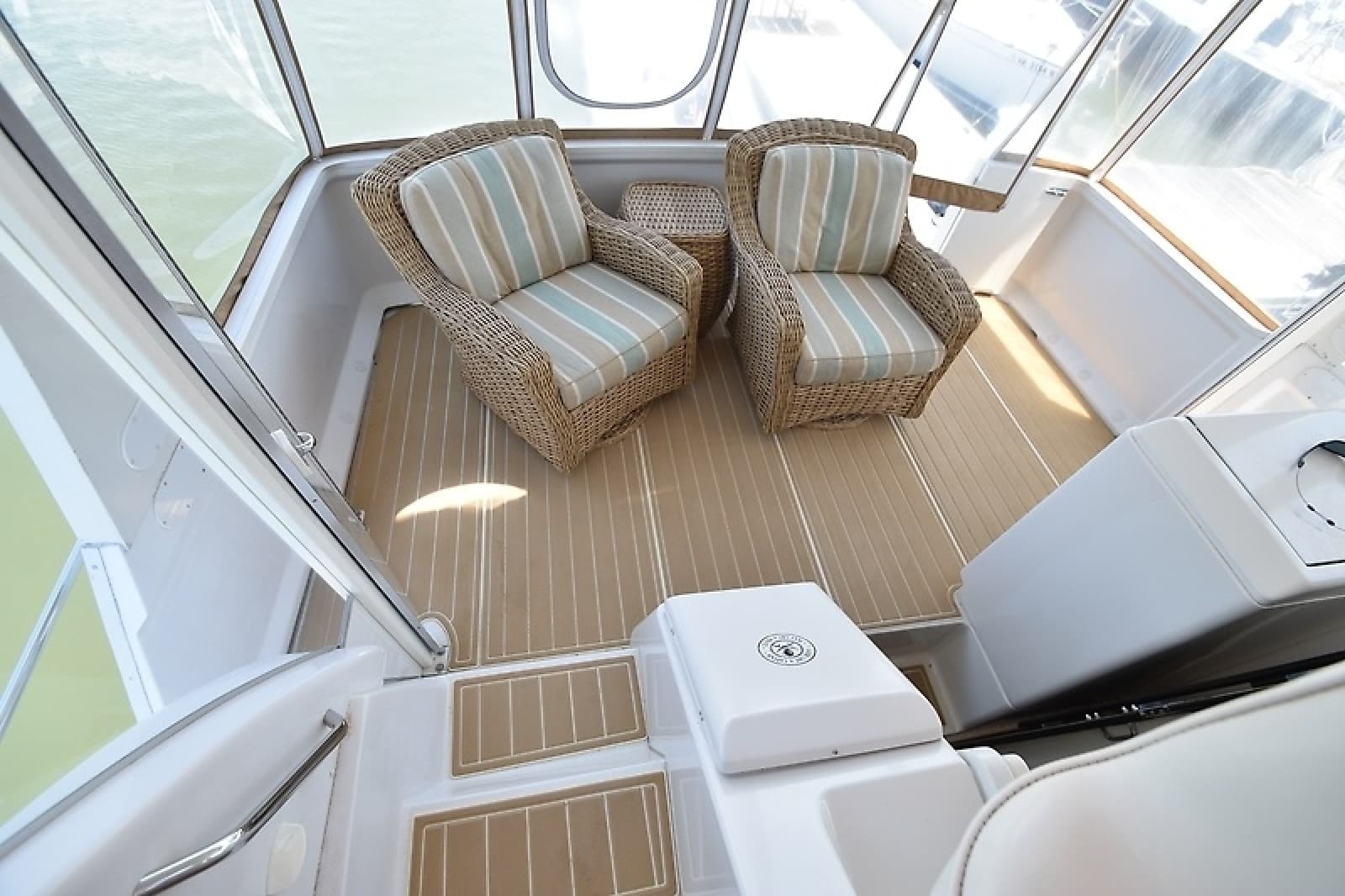 2001 Carver 356 Motoryacht - Photo 13