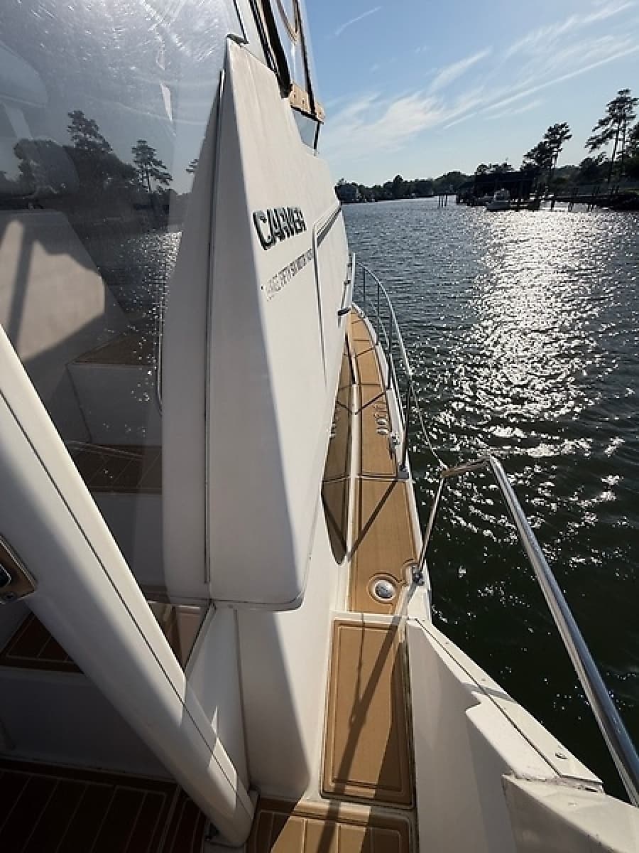 2001 Carver 356 Motoryacht - Photo 23