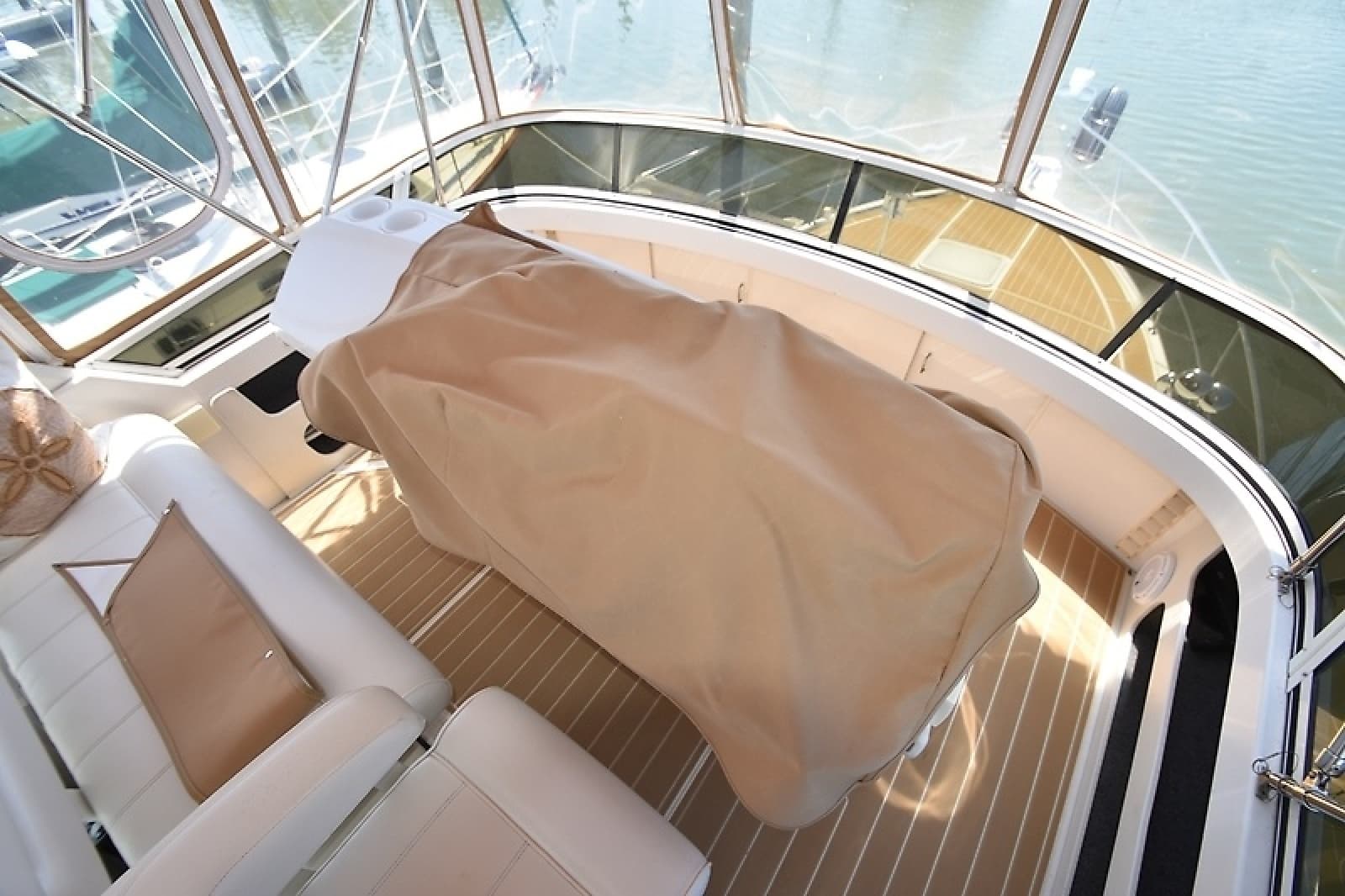 2001 Carver 356 Motoryacht - Photo 14