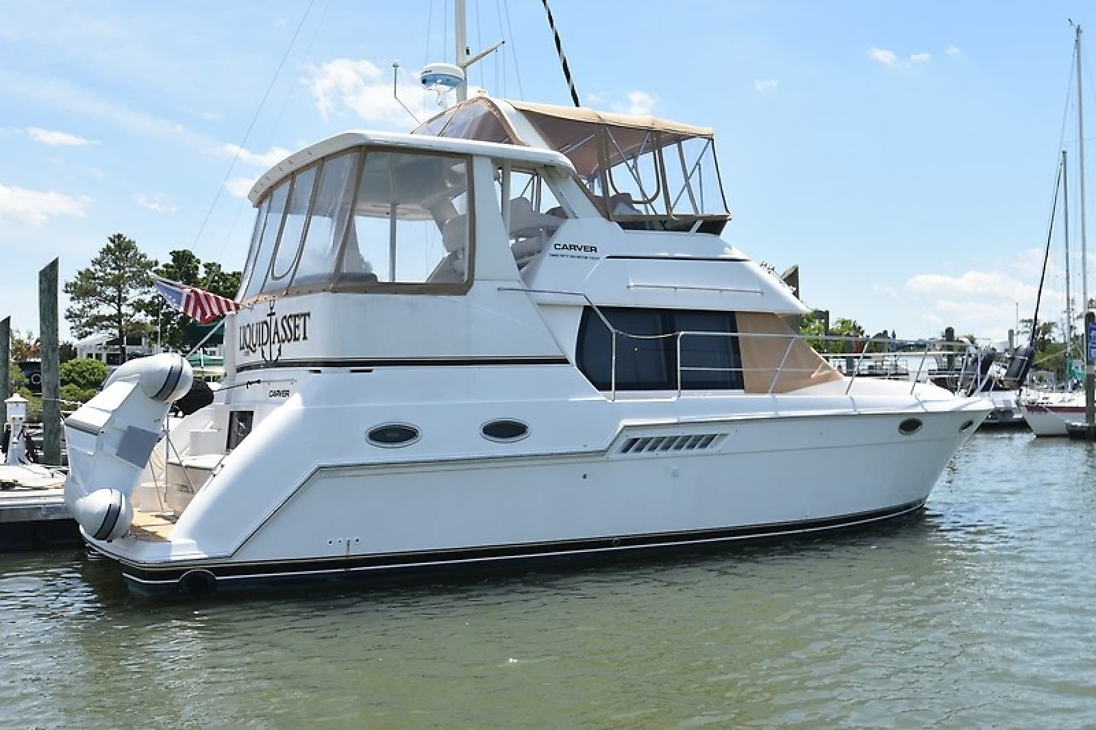 2001 Carver 356 Motoryacht - Photo 1