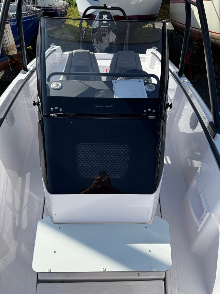 2022 Axopar 22 T-Top - Photo 5