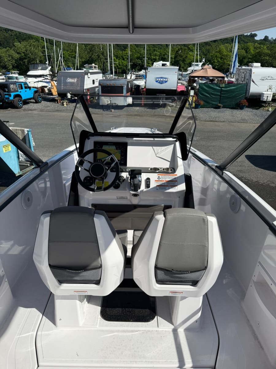2022 Axopar 22 T-Top - Photo 2