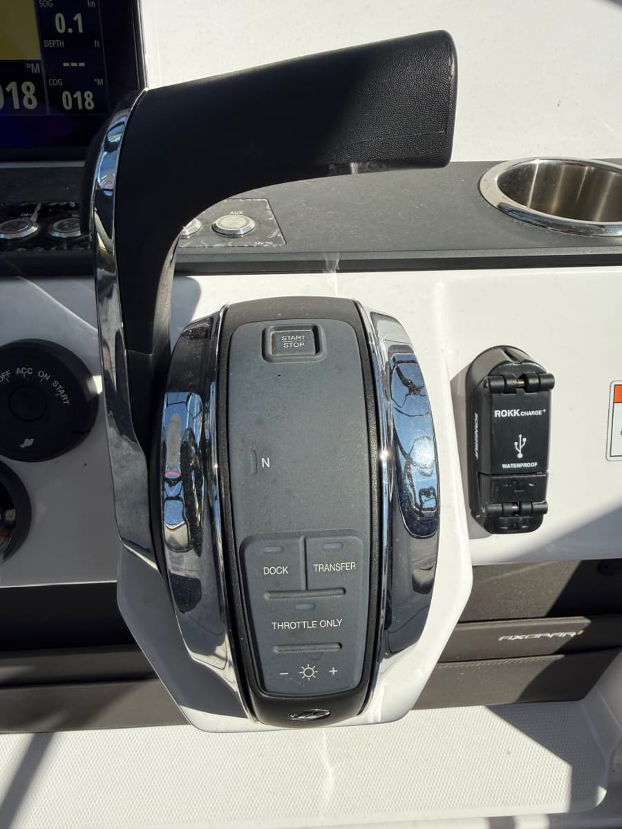 2022 Axopar 22 T-Top - Photo 10