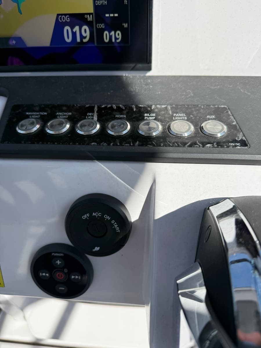 2022 Axopar 22 T-Top - Photo 11