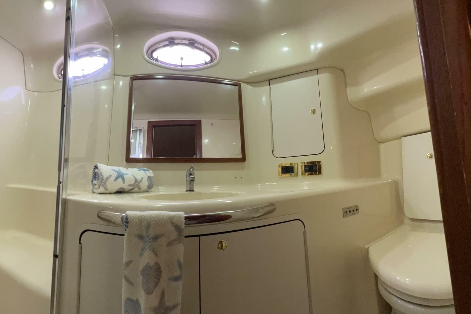 1999 Sea Ray 420 Aft Cabin - Photo 42