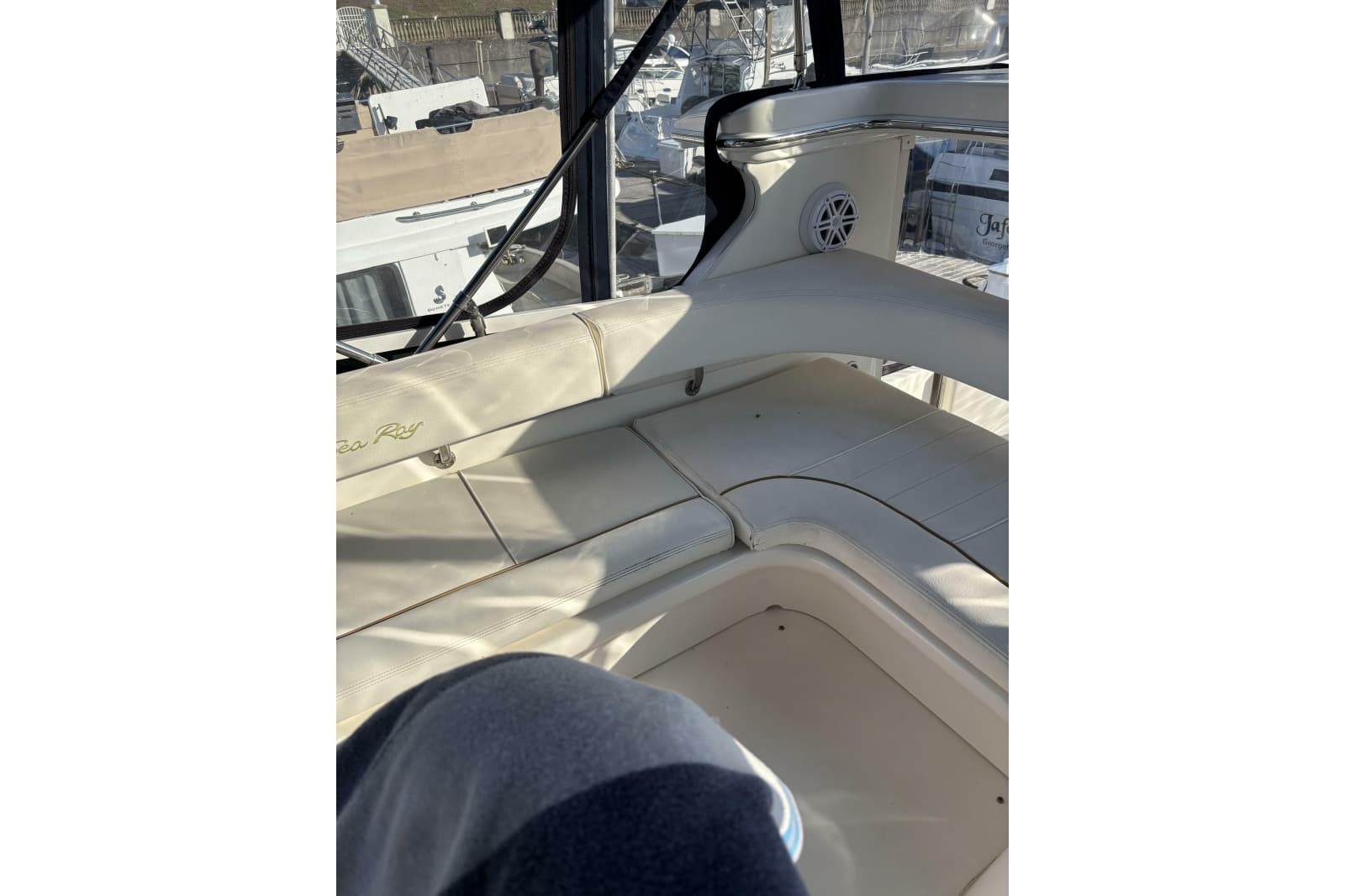 1999 Sea Ray 420 Aft Cabin - Photo 24