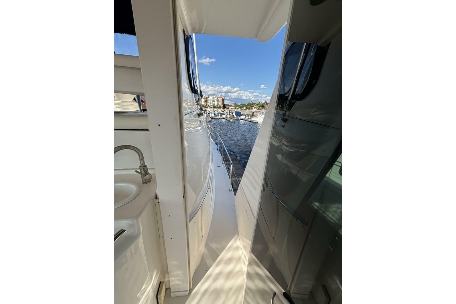 1999 Sea Ray 420 Aft Cabin - Photo 16