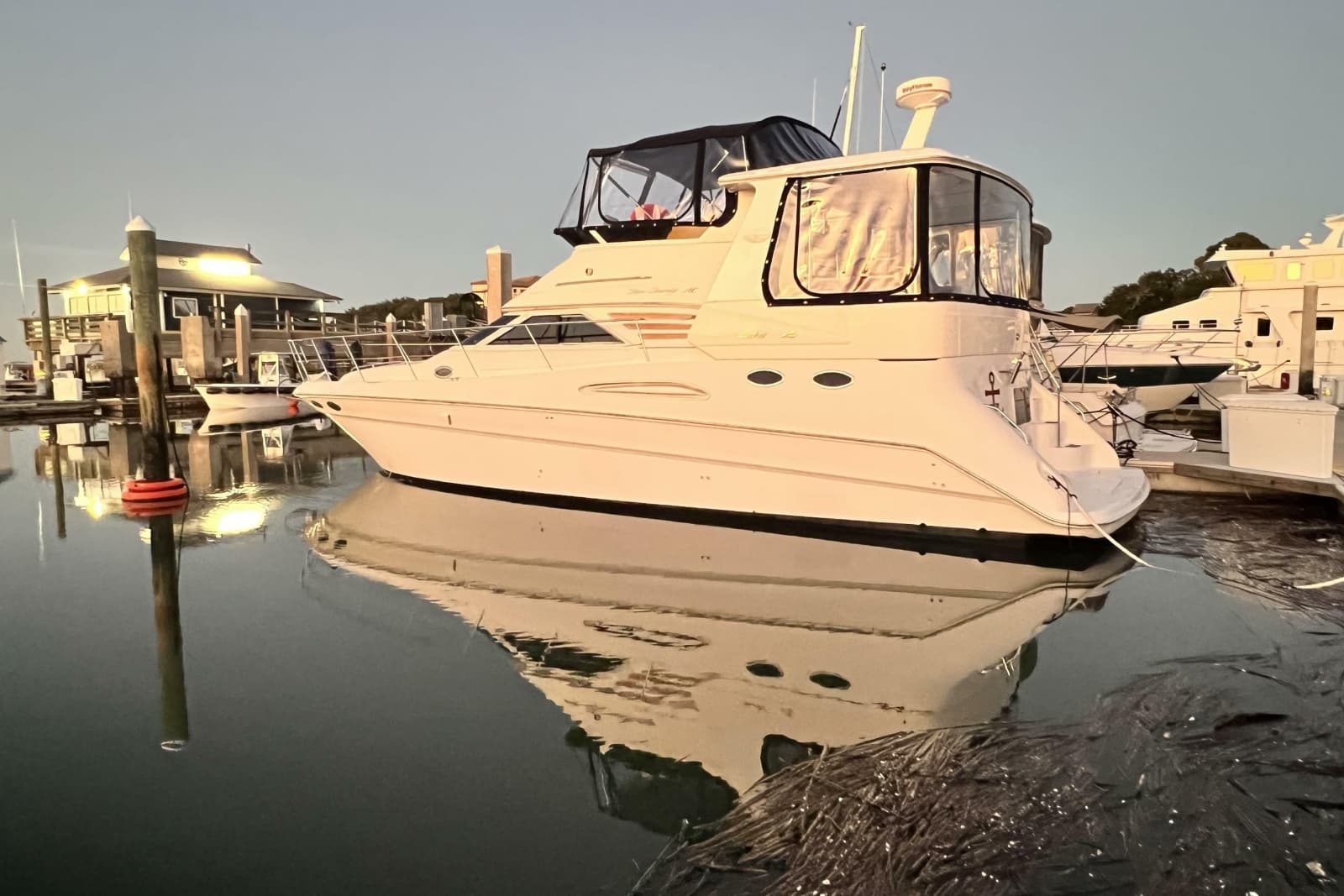 1999 Sea Ray 420 Aft Cabin - Photo 4