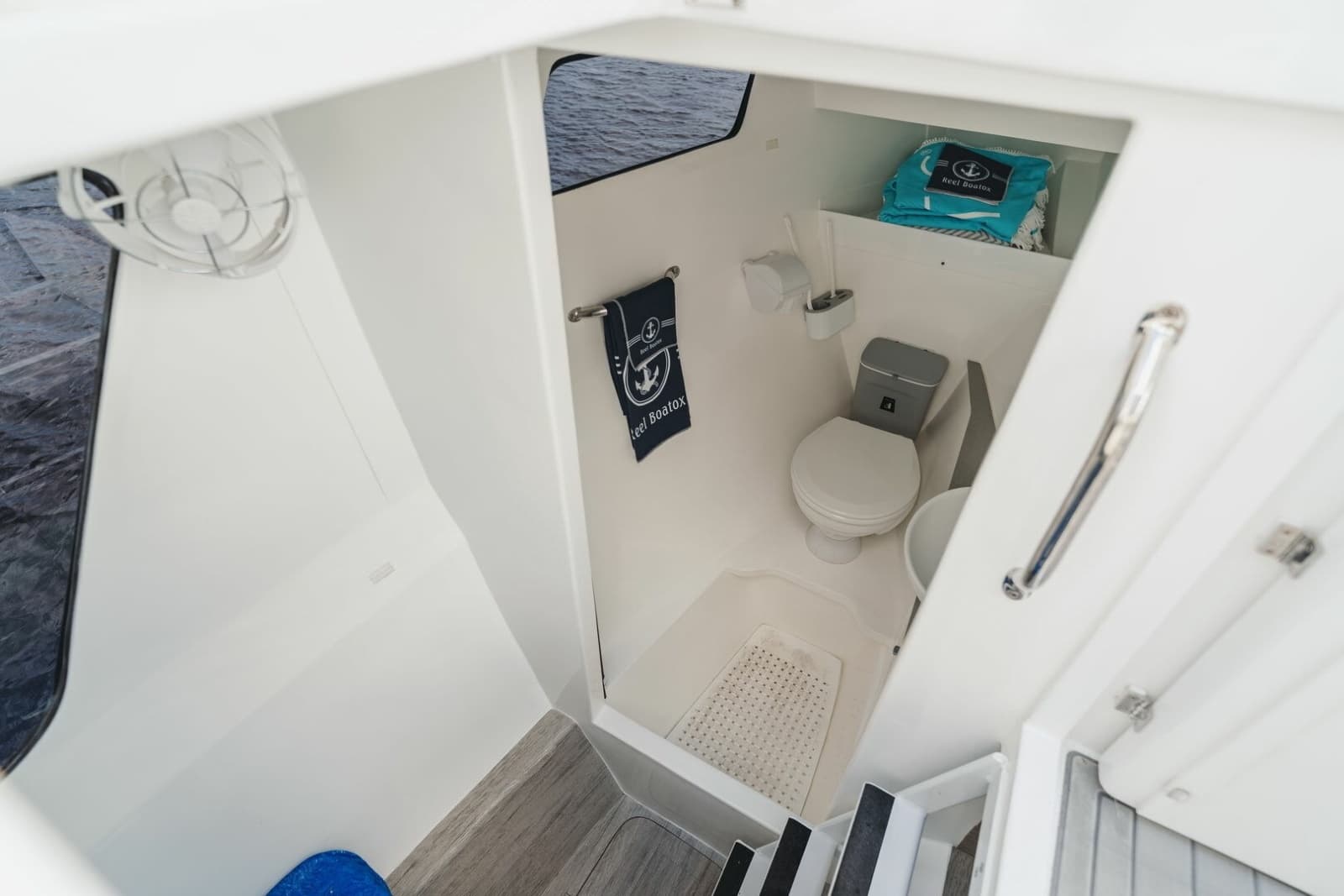 2024 Yachtcat  - Photo 24
