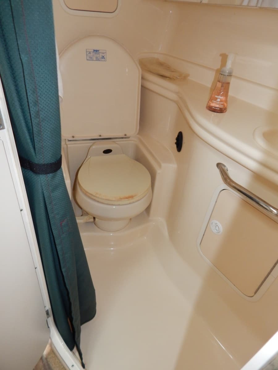 2003 Sea Ray 320 Sundancer - Photo 6
