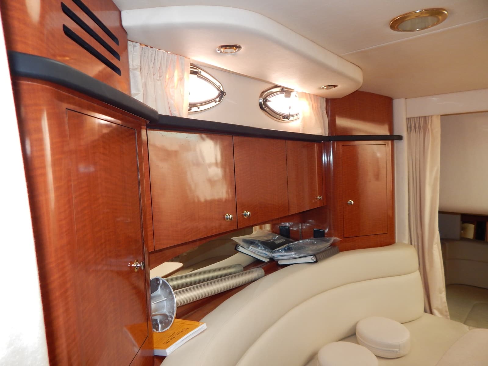 2003 Sea Ray 320 Sundancer - Photo 7