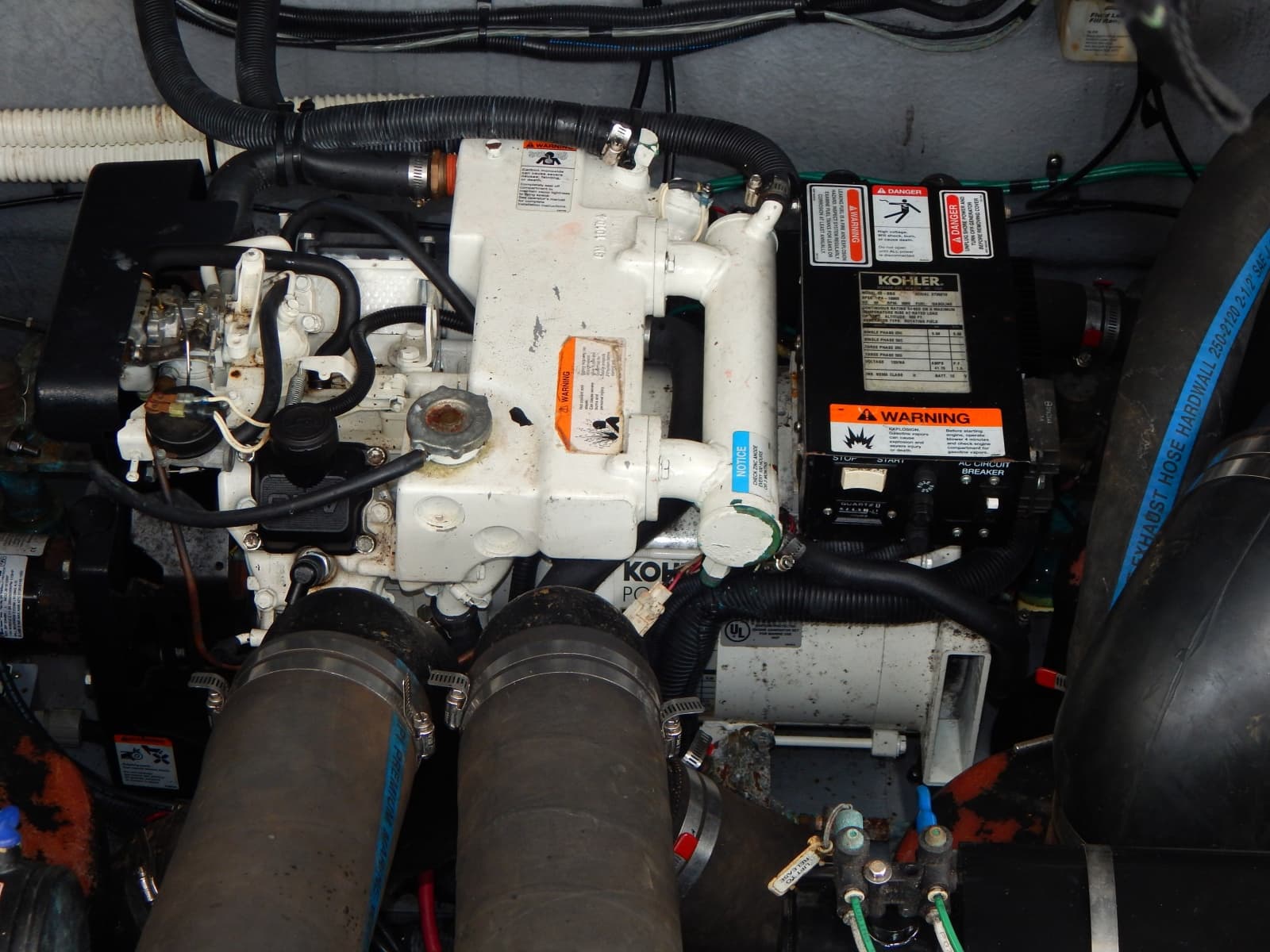 2003 Sea Ray 320 Sundancer - Photo 11
