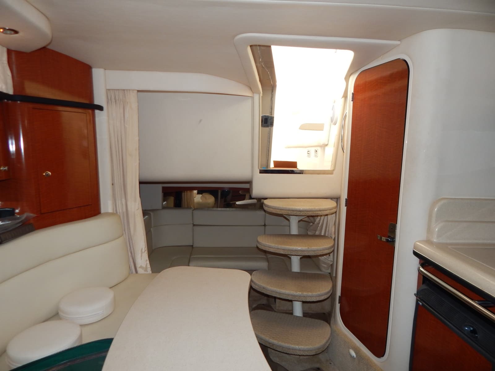 2003 Sea Ray 320 Sundancer - Photo 4