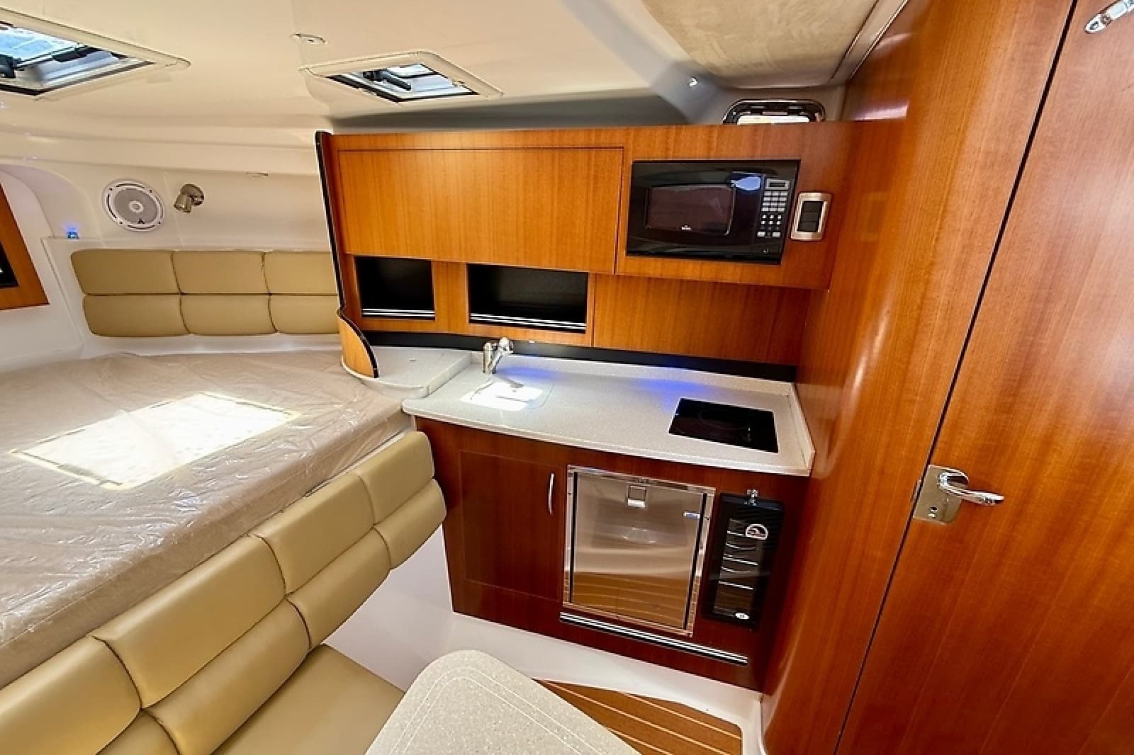 2015 Edgewater 335 Express - Photo 27