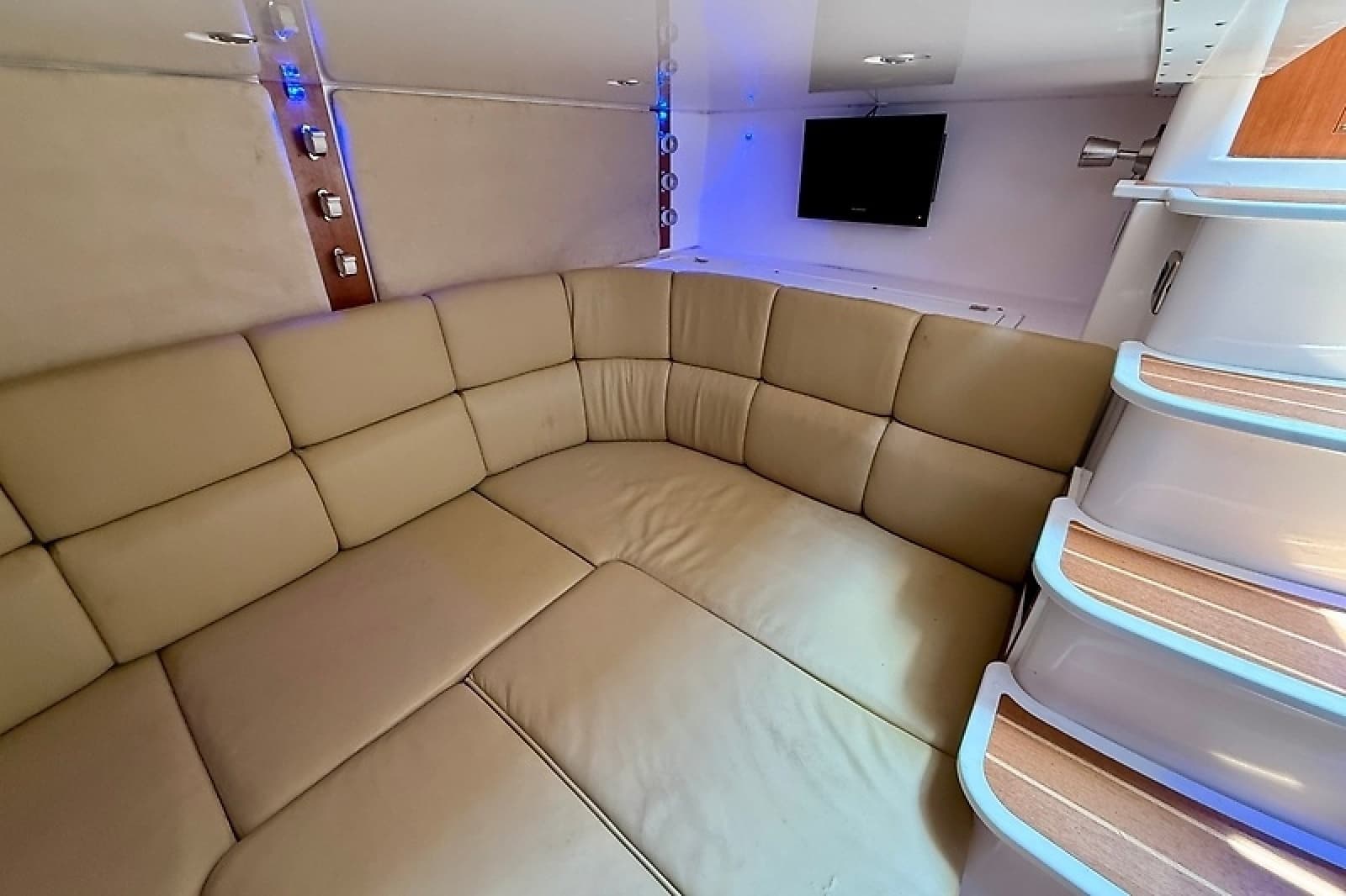 2015 Edgewater 335 Express - Photo 23